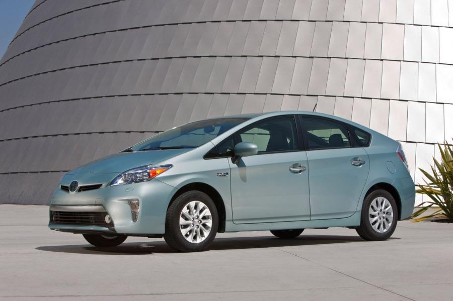  Toyota Prius Plug-In Hybrid 2012 года  (фото 8 из 75)